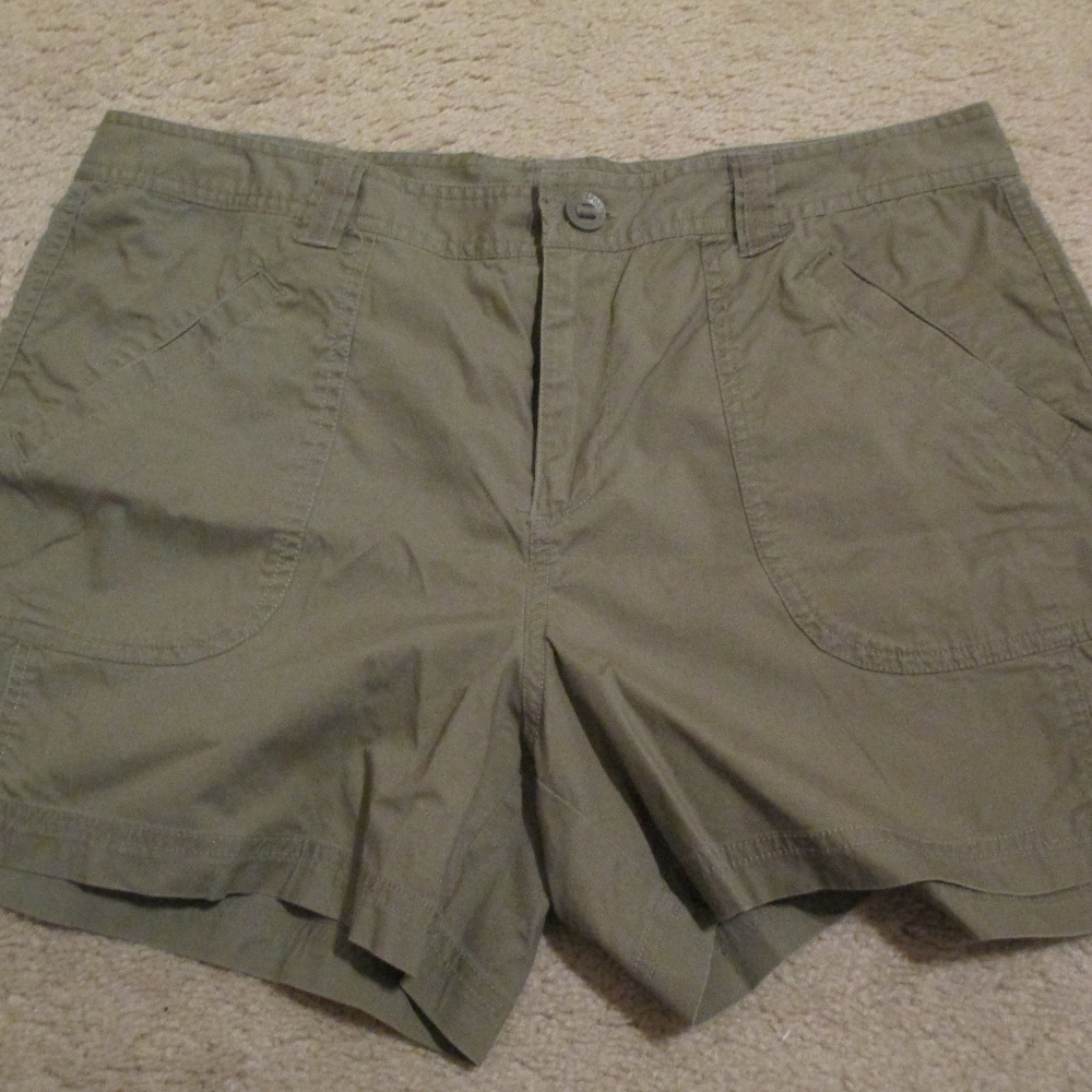 Women's Columbia Green Khaki Walking Shorts